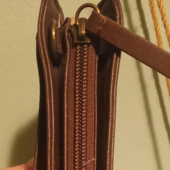 NWOT Lucky Brand wallet, brown leather, has rings for a strap - Picture 5 of 5